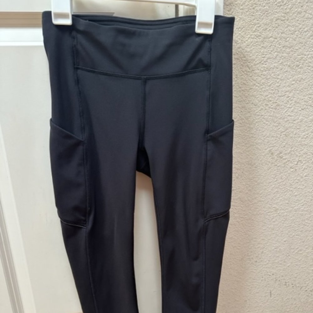 Lululemon - Black Capris size 4